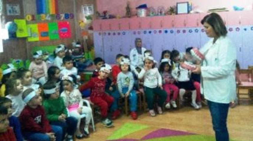 Uzmanlardan Çocuklara Diş Fırçalama Alışkanlığını Kazandırın Uyarısı