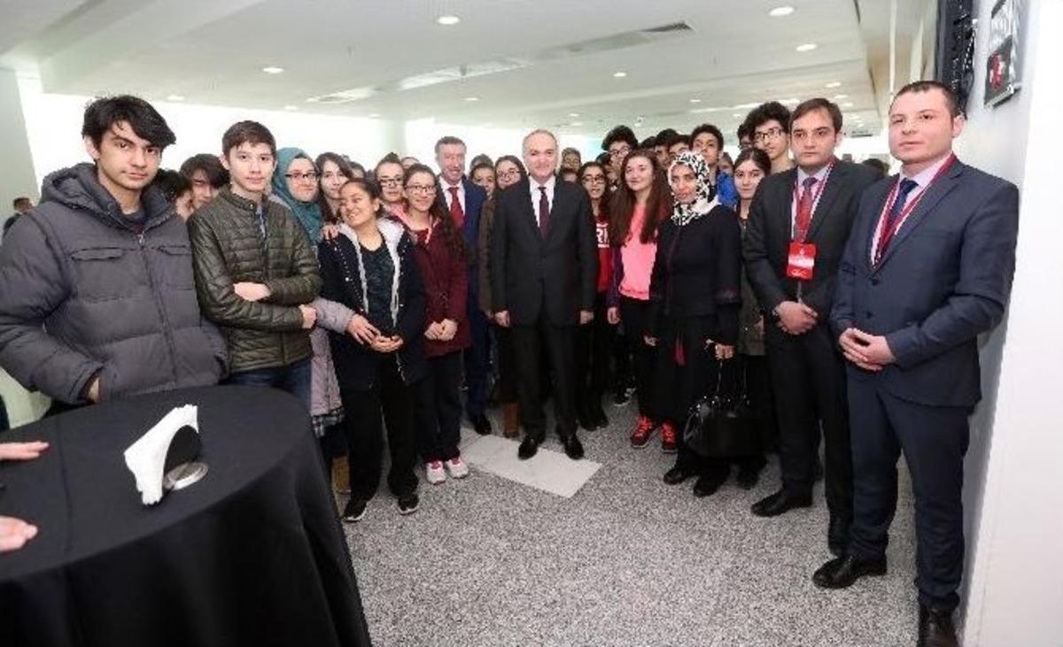 Bakan &Ouml;zl&uuml;: "t&uuml;rkiye&rsquo;nin G&uuml;ndeminin Değişmesi Lazım"