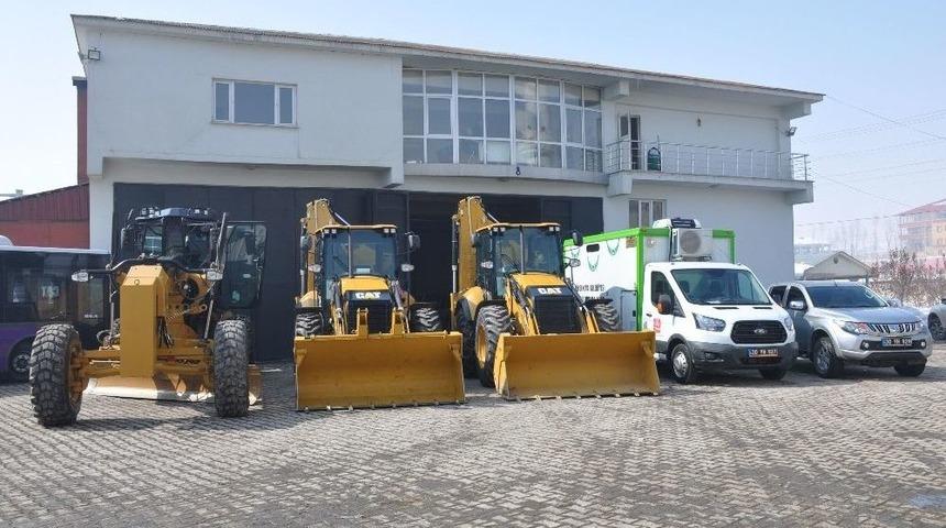 Y&uuml;ksekova Belediyesi Ara&ccedil; Filosunu Genişletiyor