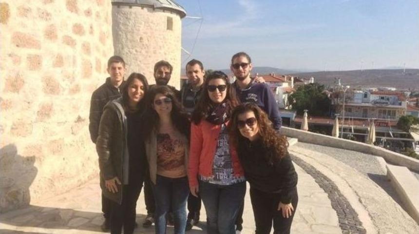 &Uuml;niversite &Ouml;ğrencilerinden G&ouml;&ccedil;men Gen&ccedil;lere Y&ouml;nelik Proje