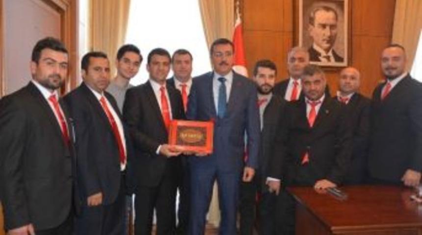 Bakan T&uuml;fenkci&rsquo;den Malatyalılar G&uuml;n&uuml;ne Destek