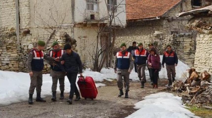 Kayıp &Ccedil;ocuklar K&ouml;yde Saklanırken Bulundu
