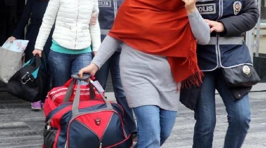 Bylock Ş&uuml;phelisi 21 Memur Adliyeye Sevk Edildi