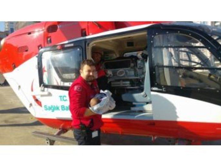 Ambulans Helikopterler 2 Aylık Bebek İçin Seferler Oldu