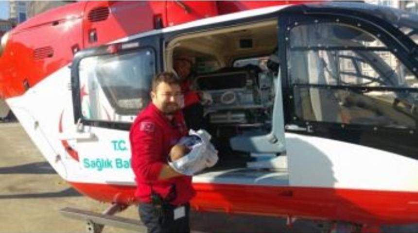 Ambulans Helikopterler 2 Aylık Bebek İ&ccedil;in Seferler Oldu