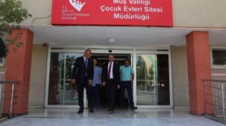 Vali Yavuz&rsquo;dan &Ccedil;ocuk Evlerine Ziyaret
