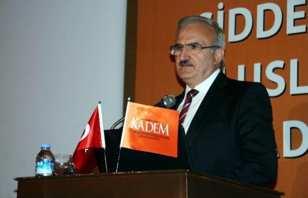 Antalya Valisi M&uuml;nir Karaloğlu: "kadına Şiddeti &Ouml;nlemede &Ccedil;areyi Londra&rsquo;da Paris&rsquo;te Ararsak Sonu&ccedil; Alamayız"