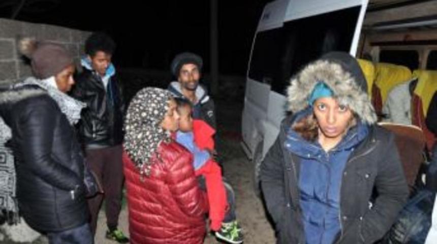 Ayvacık'ta 18 M&uuml;lteci Yakalandı