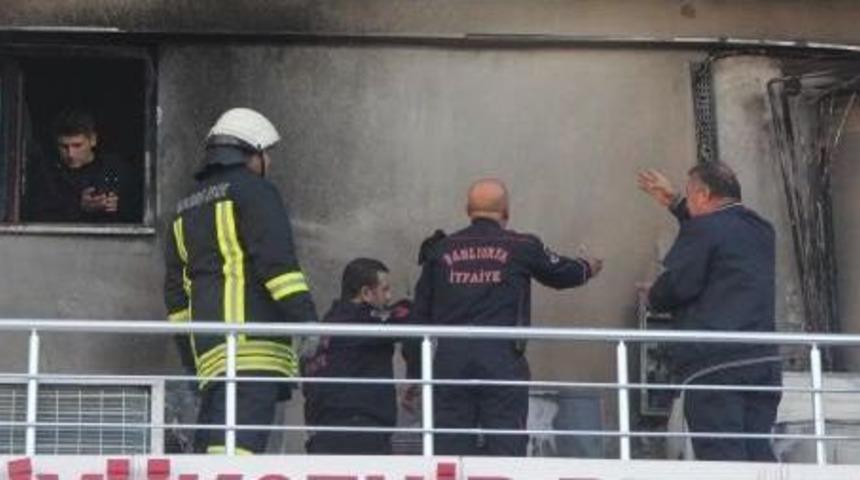 Şanlıurfa Belediye Binasında Yangın Paniği