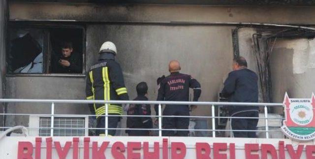 Şanlıurfa Belediye Binasında Yangın Paniği 3