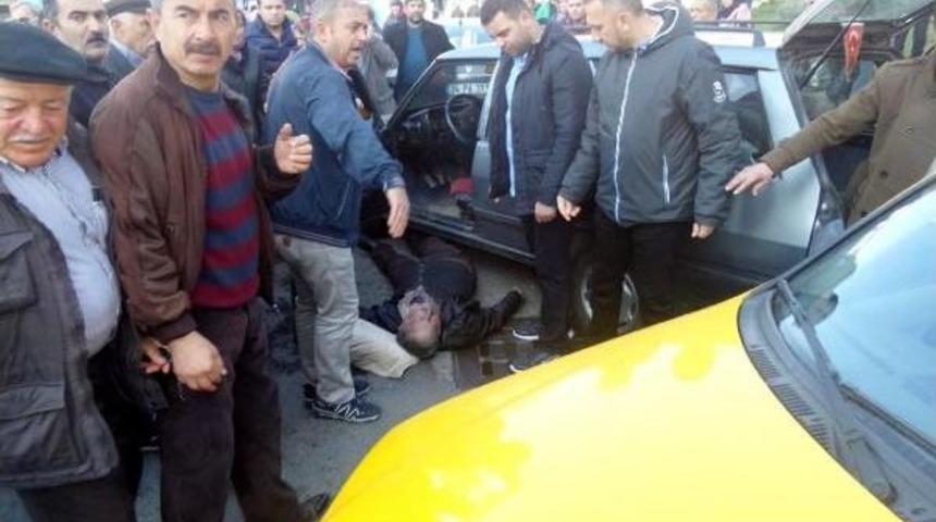 Direksiyon Başında Kalp Krizi Ge&ccedil;iren S&uuml;r&uuml;c&uuml; Tedaviye Alındı