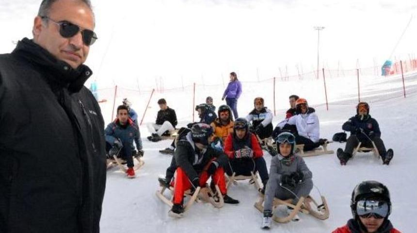 Paland&ouml;ken'de Kızak Heyecanı