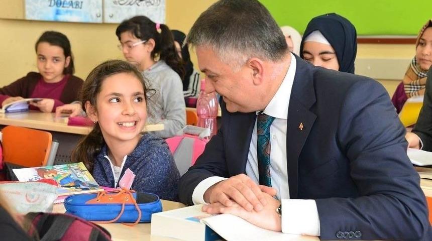 Vali Okuma Etkinliğine Katıldı