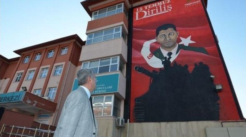 Belediye Başkanı Polat, &Ouml;mer Halisdemir&rsquo;in Dev Resminin &Ccedil;izildiği Binada İnceleme Yaptı