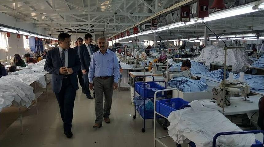 İl&ccedil;e Protokol&uuml; Tekstilcilerle Bir Araya Geldi