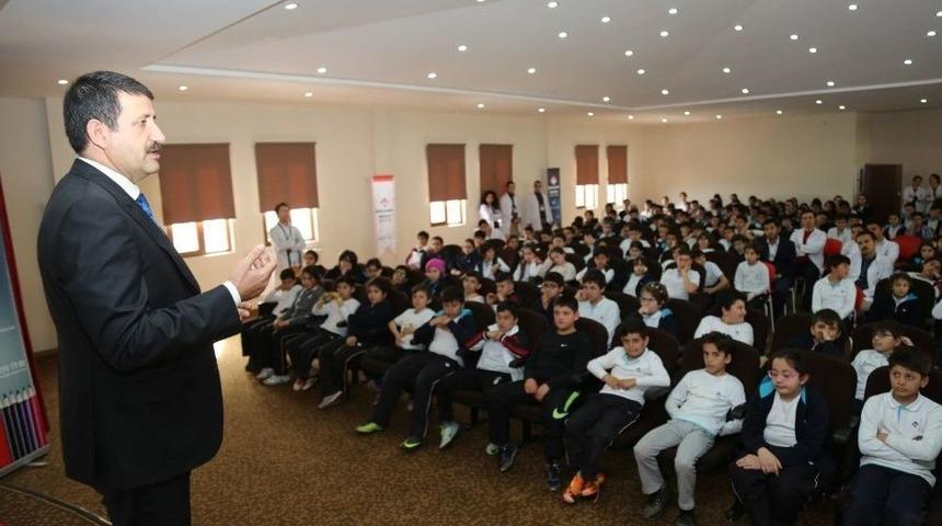 Ekinci &Ouml;ğrencilerle Buluştu