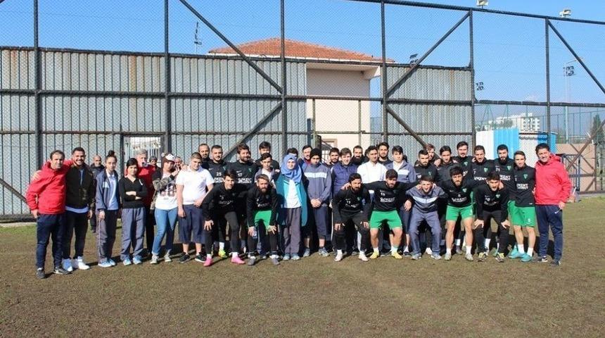 Beyaz Kalpler&rsquo;den Kocaelispor Antrenmanına Ziyaret