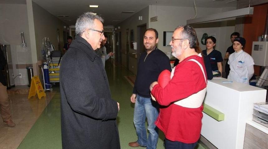 Başkan K&ouml;şker&rsquo;den, Muhtar &Ouml;zcan&rsquo;a Ge&ccedil;miş Olsun Ziyareti