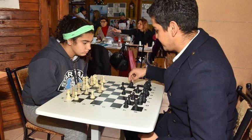 Bin Kursiyer Yeteneklerini Keşfetti