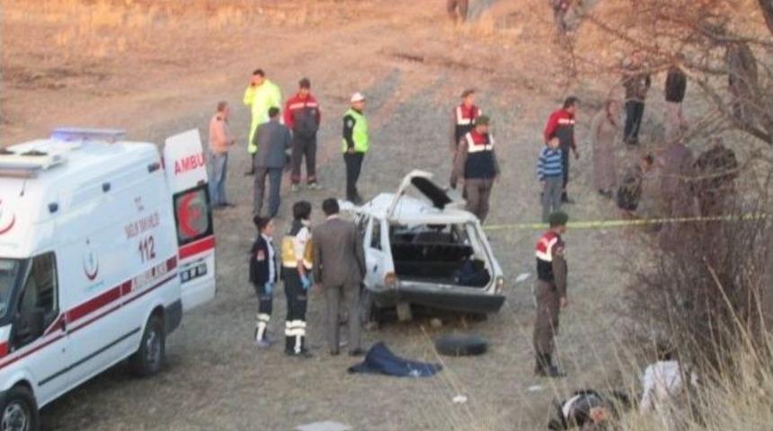 Sandıklı&rsquo;da Trafik Kazası: 1 &Ouml;l&uuml;, 3 Yaralı
