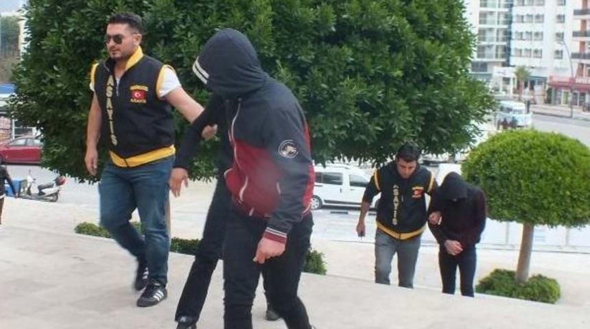 Adli Kontrol Koşuluyla Serbest Kaldığı G&uuml;n Hırsızlıkta Yaptı Tutuklandı