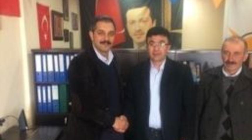 Referandumda ‘evet’ Demek İçin Partisinden İstifa Etti