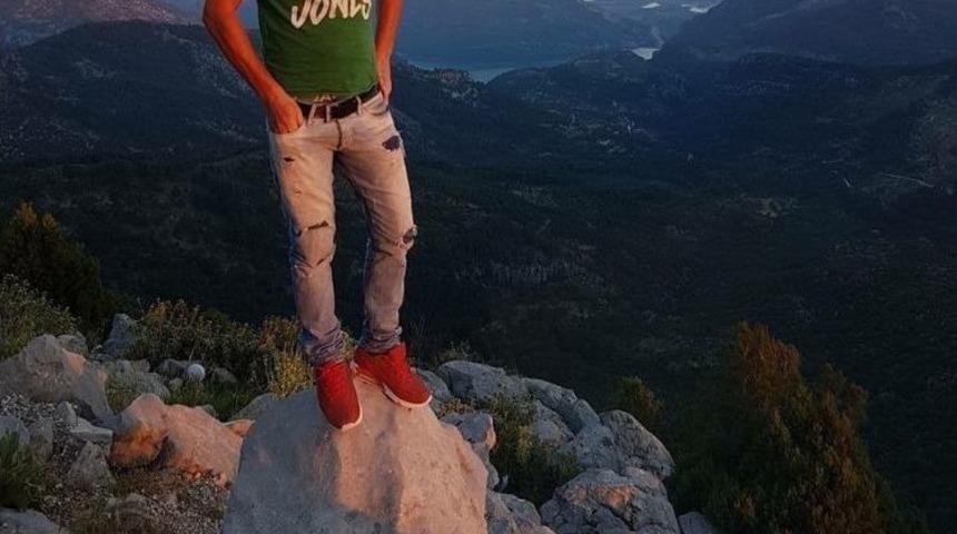 Kırgız Kadın Tartıştığı Erkek Arkadaşını &Ouml;ld&uuml;rd&uuml;