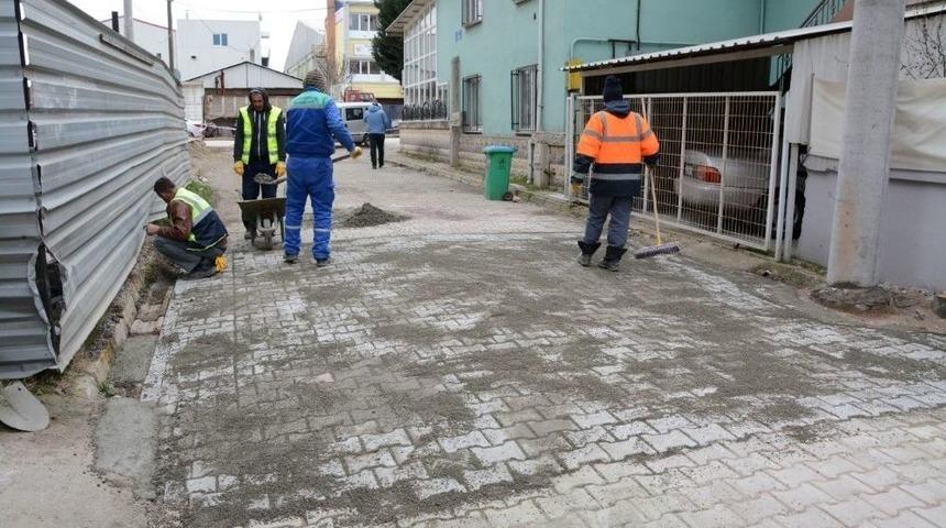 Kartepe&rsquo;de Yol Yapım Ve Parke &Ccedil;alışması
