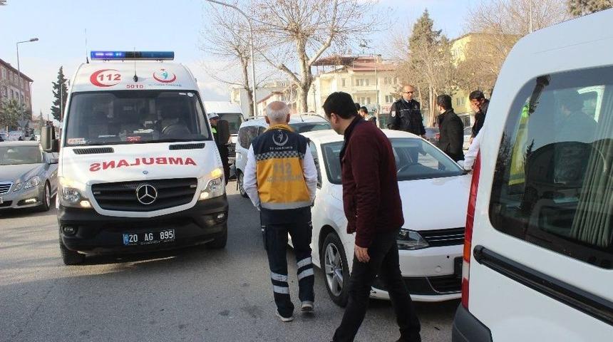 Denizli&rsquo;de Zincirleme Kaza: 3 Yaralı