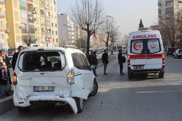 Denizli’de Zincirleme Kaza: 3 Yaralı