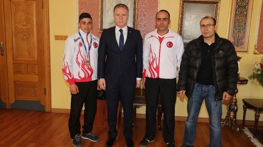 Avrupa Şampiyonundan, Vali G&uuml;l&rsquo;e Ziyaret