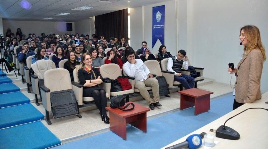 Ünlü Şef Deniz Orhun Neü’de Konferans Verdi