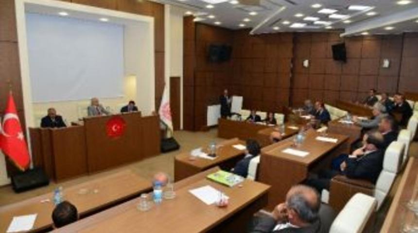 Vali Necati Şent&uuml;rk, 2017 Yılı B&uuml;t&ccedil;e &Ccedil;alışmalarını Değerlendirdi