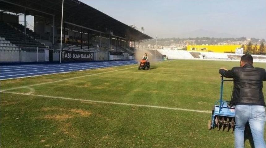 Adnan Menderes Stadı Kupa Ma&ccedil;larına Hazırlanıyor