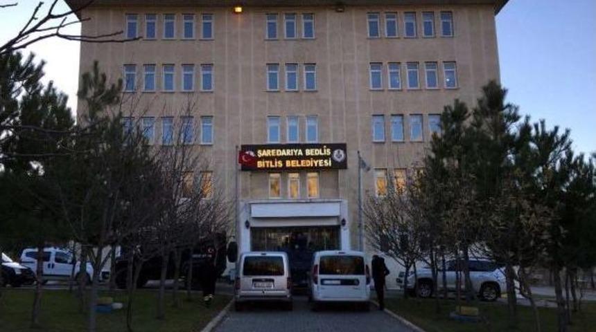 Bitlis Belediyesi'ne Operasyon: Eş Başkanlar G&ouml;zaltına Alındı (3)- Yeniden