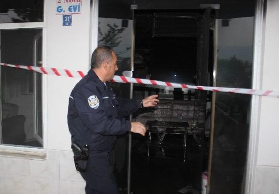 Genelevde Yangın: 1 &Ouml;l&uuml;, 2&rsquo;si Ağır 3 Yaralı