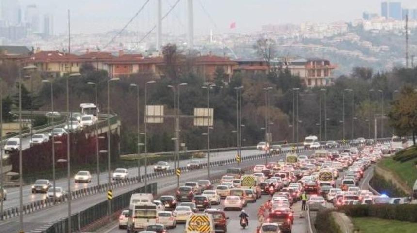 15 Temmuz K&ouml;pr&uuml;s&uuml;'ndeki Kaza Yoğunluğa Neden Oldu
