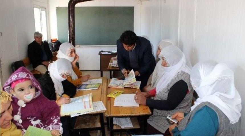 Fedakar &Ouml;ğretmen