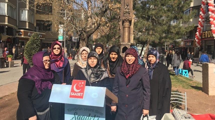 Erbakan İ&ccedil;in Fidan Dağıttılar