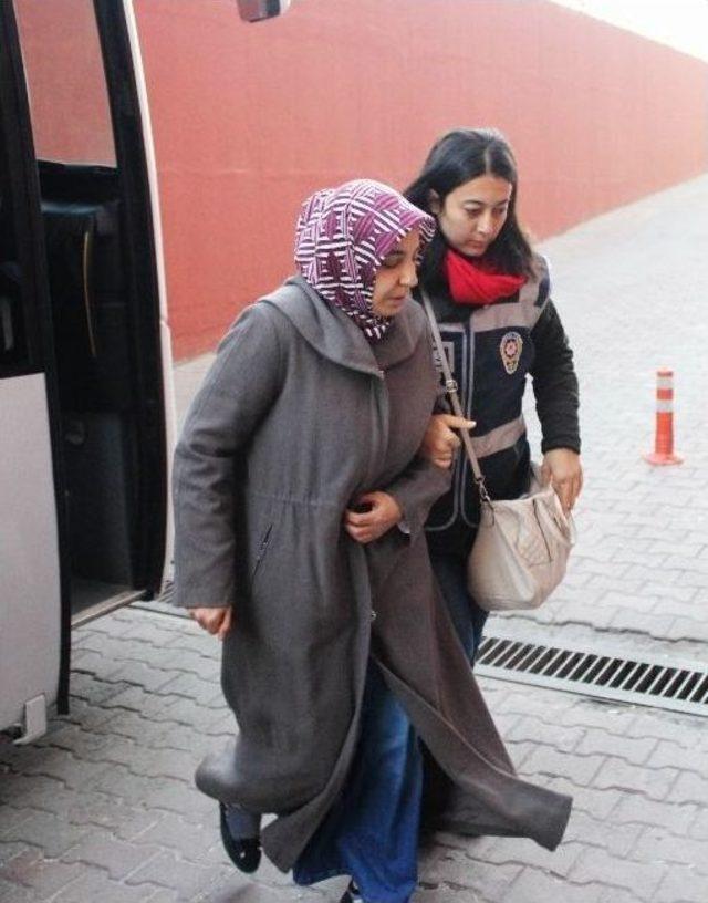 Fetö ’ablaları’ Adliyeye Sevk Edildi