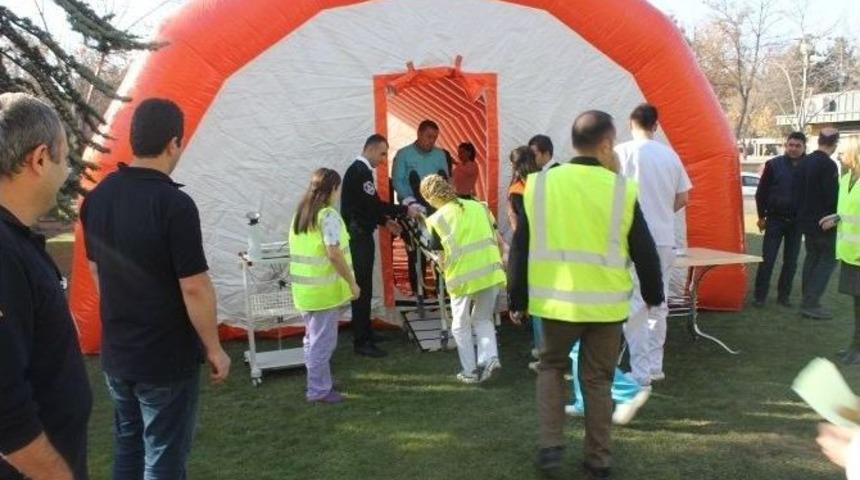 Acıbadem Kayseri Hastanesi&rsquo;nde Aynı Anda &Uuml;&ccedil; Tatbikat