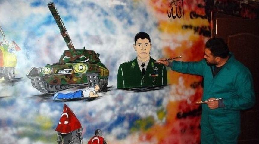 &Ouml;ğretmen 15 Temmuz Kahramanlarını Okul Duvarlarına Resmetti