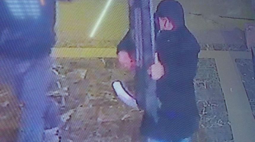 Televizyon Hırsızlığı G&uuml;venlik Kamerasında