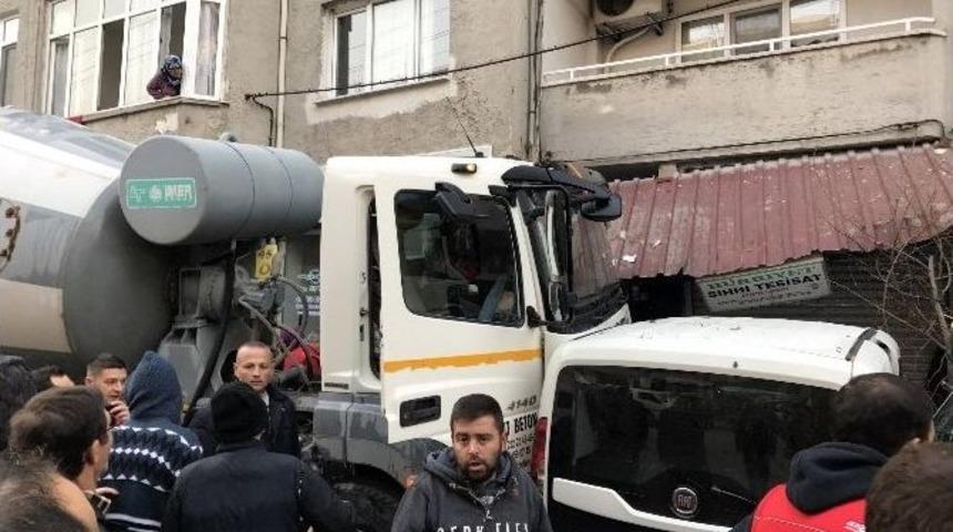 Akhisar&rsquo;da Kaza: 2 Yaralı