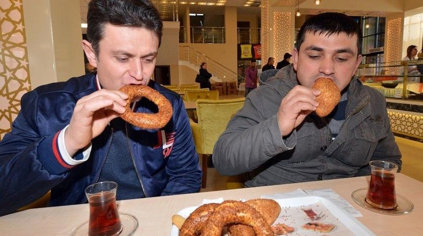 Halk Ekmek En B&uuml;y&uuml;k Satış Mağazasını A&ccedil;tı