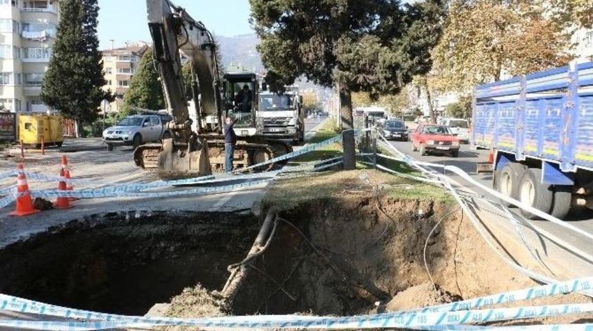 Ordu Sahil Yolunda &Ccedil;&ouml;kme Meydana Geldi