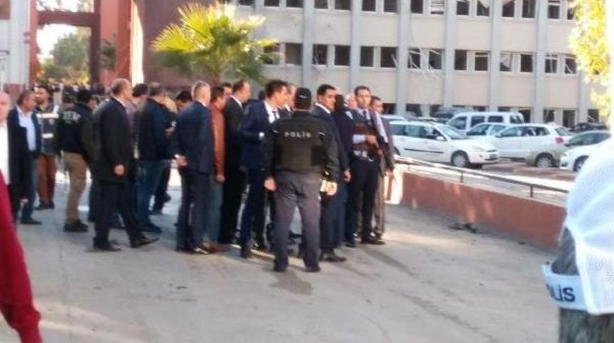 Adana Valiliği'ne Bombalı Ara&ccedil;la Saldırı; 2 &Ouml;l&uuml;, 16 Yaralı- Ek Fotoğraflar (2)