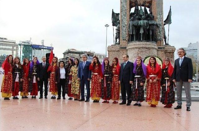 Öğretmenler Günü Taksim’de Kutlandı