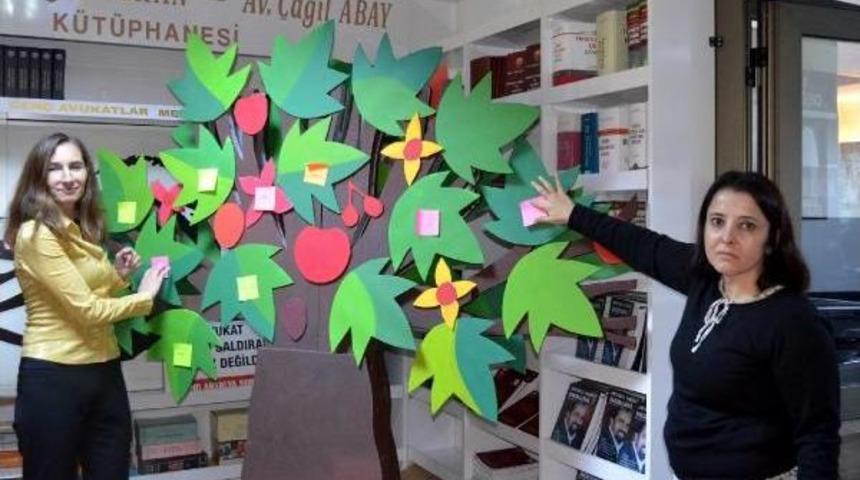 &nbsp;Avukatlar Cinsel Eşitsizliğe Dikkat &Ccedil;ekmek I&ccedil;in Ağa&ccedil; Maketi Dikti