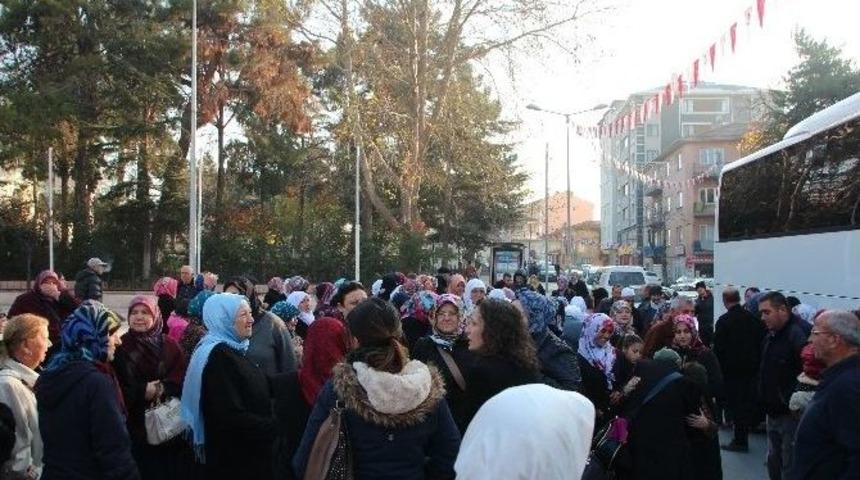 Bilecik&rsquo;te 87 Kişilik Umre Kafilesi Kutsal Topraklara Uğurlandı